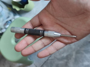 Industrial-grade automatic center punch/drilling positioner